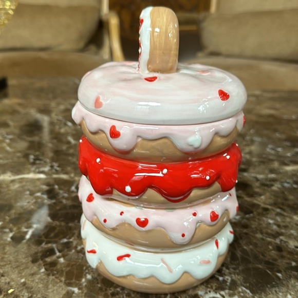 A Christmas/Valentine ceramic container. - Picture 2 of 5